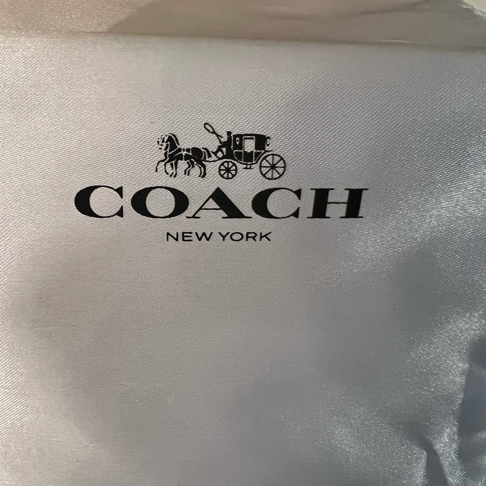 Coach Floral Signature Canvas Wristlet | NWT | Box & Dust Bag Included - Picture 8 of 13